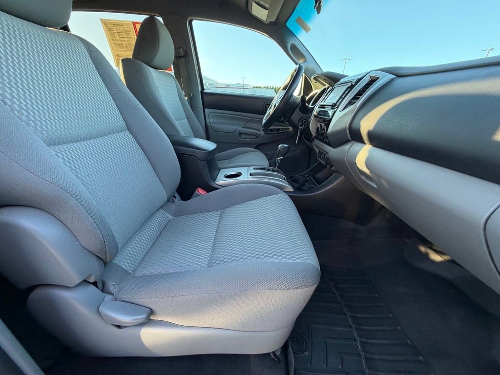 Used 2015 Toyota Tacoma 4x4 Double Cab w/ SR5 Package image 38