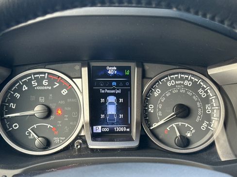 Used 2023 Toyota Tacoma Limited image 24