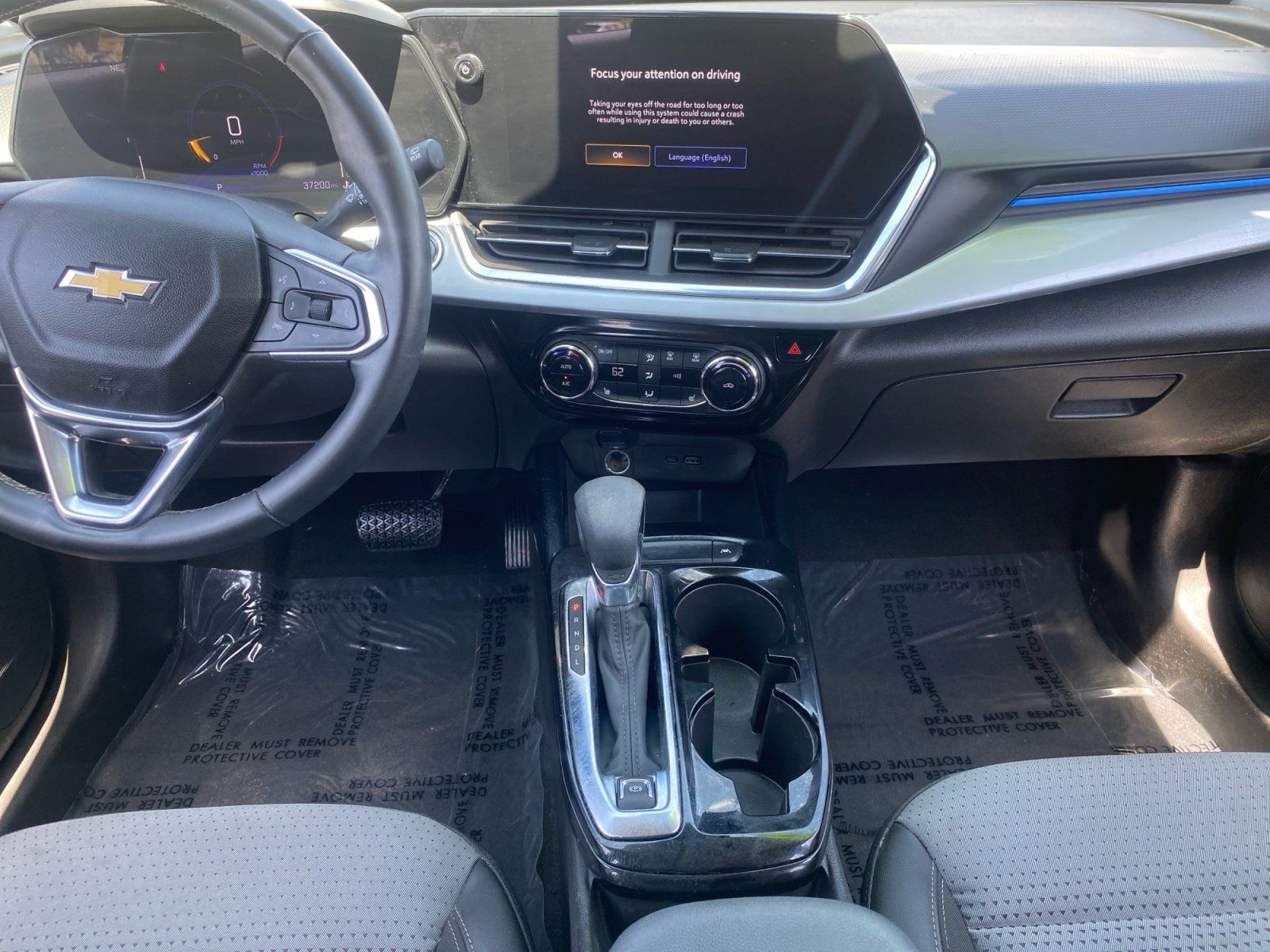 Used 2024 Chevrolet Trax LT w/ LT Convenience Package FWD image 11