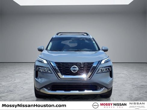 Used 2021 Nissan Rogue Platinum FWD image 3