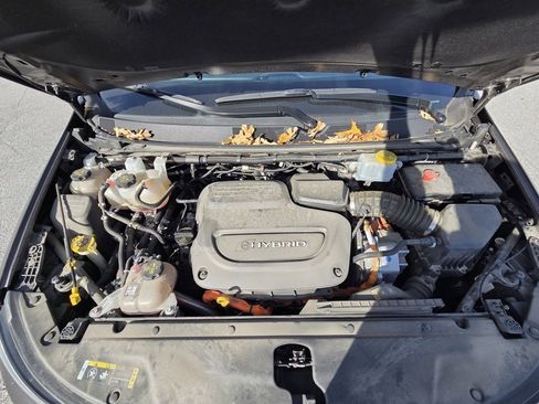 Used 2021 Chrysler Pacifica Limited w/ Uconnect Theater Family Group image 31