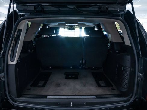 Used 2010 Cadillac Escalade 4WD Hybrid image 7