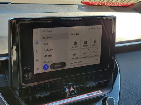 Certified 2025 Toyota Corolla SE image 21