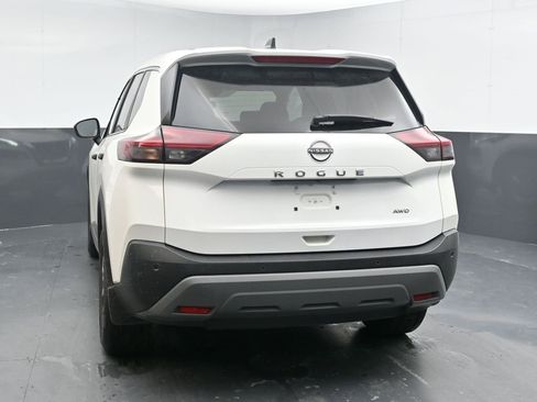 Used 2023 Nissan Rogue S image 6