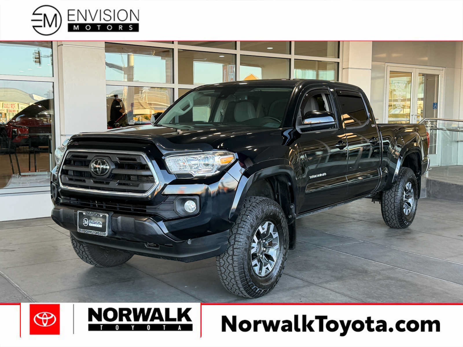 Used 2019 Toyota Tacoma SR5 RWD image 2