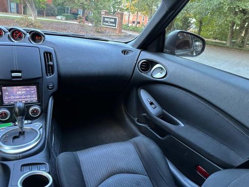 Used 2009 Nissan 370Z Coupe w/ Sport Pkg image 30