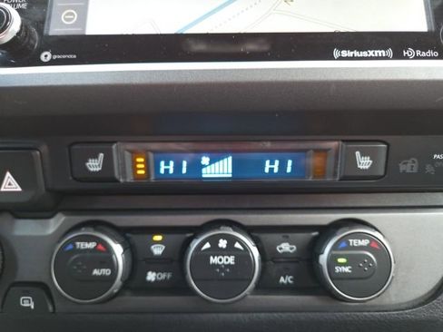 Used 2021 Toyota Tacoma TRD Off-Road image 14