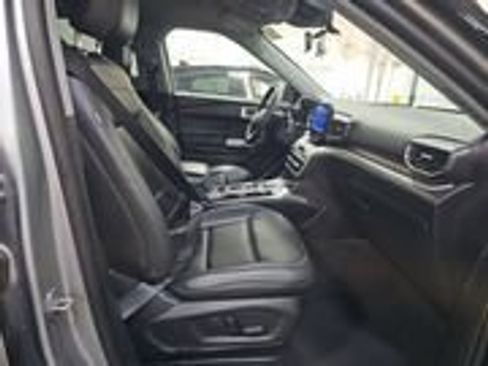 Used 2023 Ford Explorer XLT w/ Equipment Group 202A AWD/4WD image 11