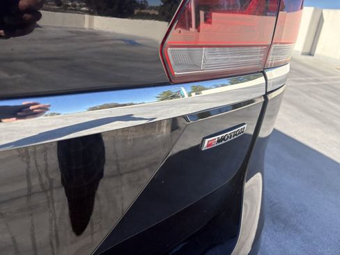 Used 2021 Volkswagen Atlas SE image 12