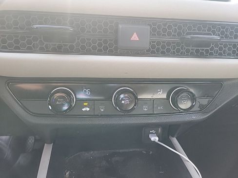 Used 2023 Honda HR-V LX image 21