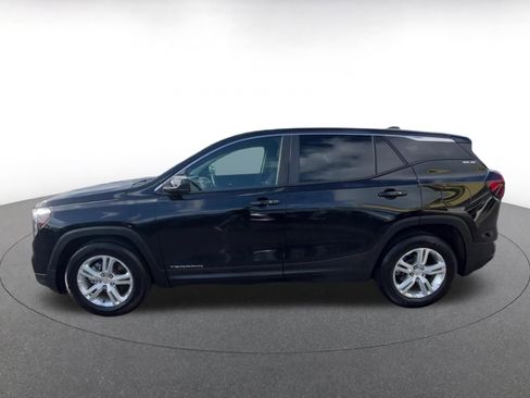Used 2024 GMC Terrain SLE FWD image 9