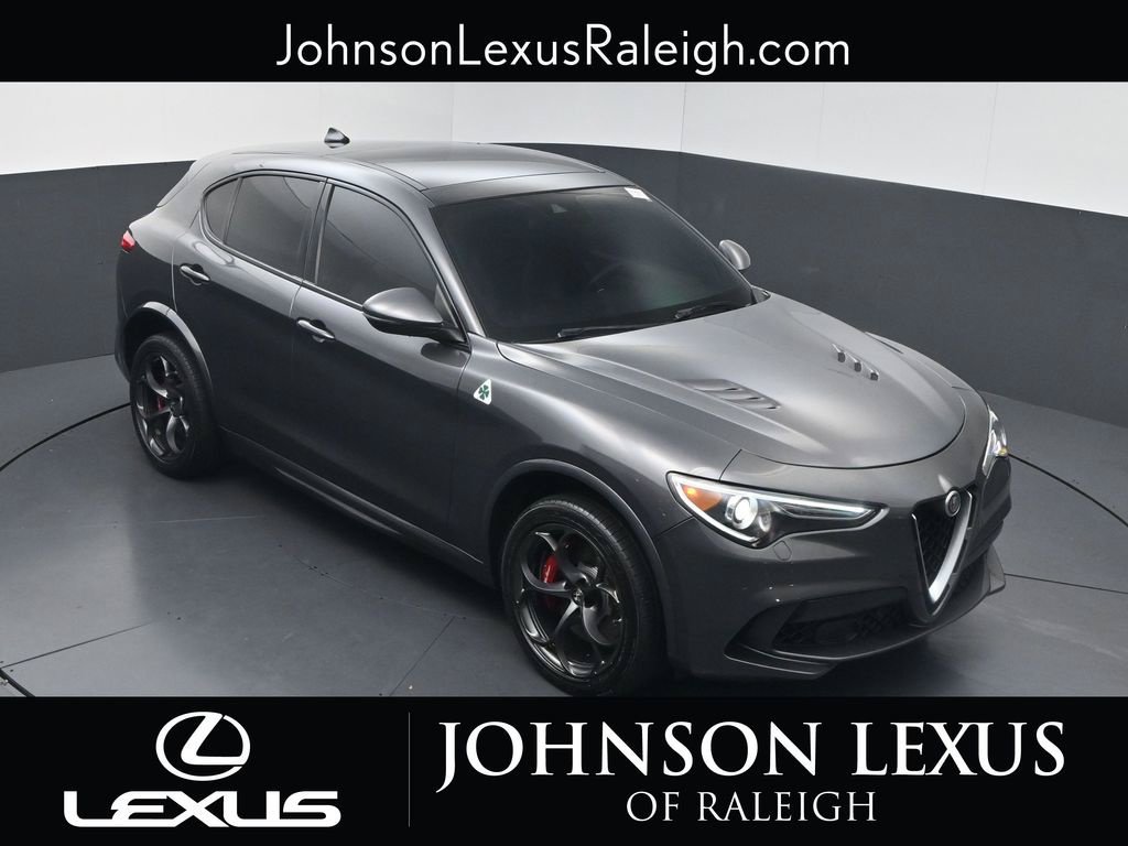 Used 2018 Alfa Romeo Stelvio Quadrifoglio w/ Driver Assist Dynamic Package AWD/4WD image 24