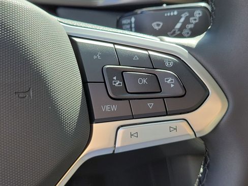 New 2026 Volkswagen Taos SE FWD image 24