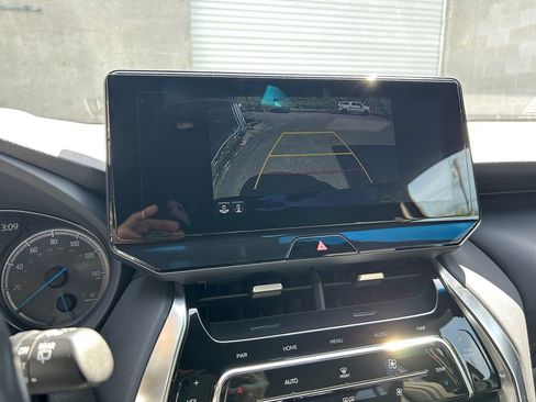 Used 2021 Toyota Venza XLE w/ Softex Package AWD/4WD image 18