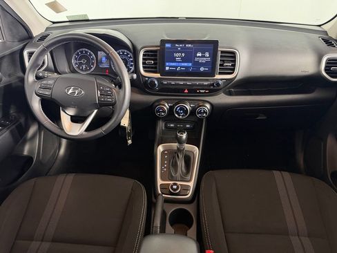 Used 2022 Hyundai Venue SEL FWD image 13