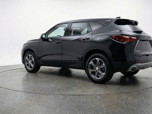 Used 2025 Chevrolet Blazer LT FWD image 6