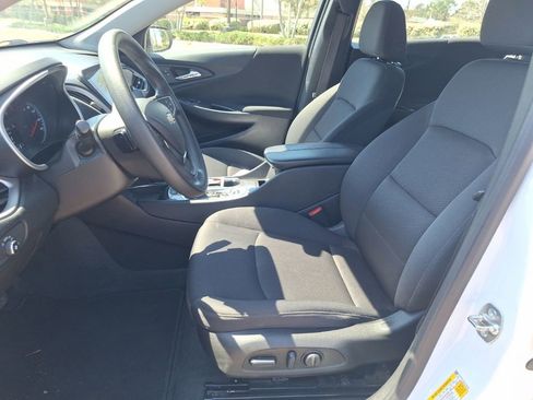 Used 2025 Chevrolet Malibu LT FWD image 13