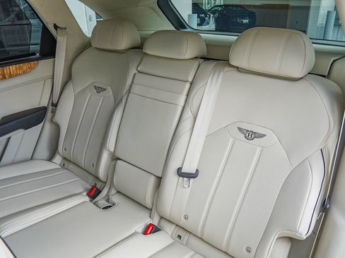Certified 2023 Bentley Bentayga AWD/4WD image 42