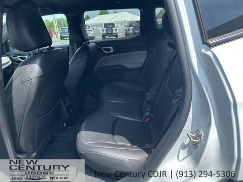 Used 2025 Jeep Compass Limited AWD/4WD image 6