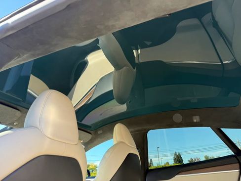 Used 2022 Tesla Model S Standard Range image 13