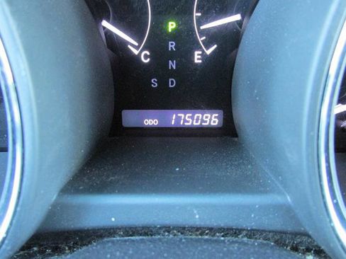 Used 2013 Toyota Highlander 4WD image 2