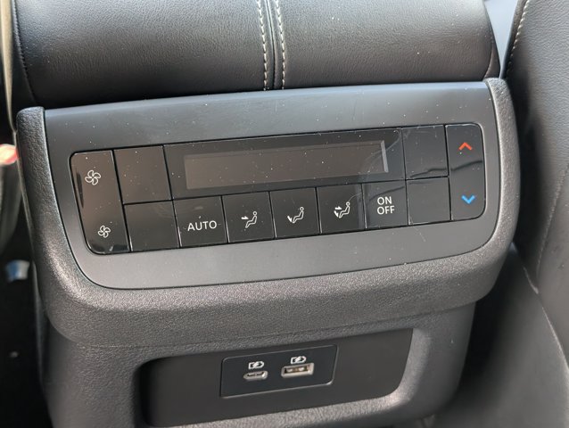 Used 2025 Nissan Pathfinder SL AWD/4WD image 15