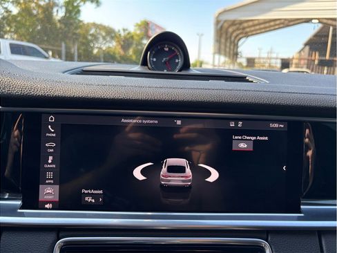 Used 2018 Porsche Panamera 4S image 35