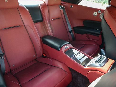 Used 2019 Rolls-Royce Dawn image 30