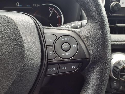 Used 2025 Toyota RAV4 XLE FWD image 13