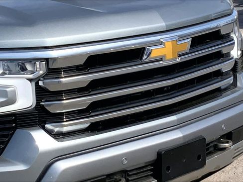 Used 2023 Chevrolet Silverado 1500 High Country w/ Technology Package image 26