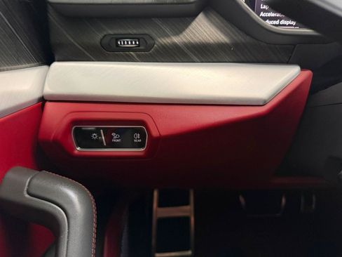 Used 2020 Lamborghini Urus AWD/4WD image 38