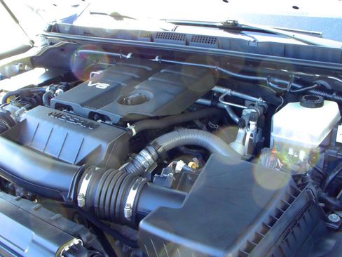 Used 2023 Nissan Frontier SV w/ Technology Package image 8