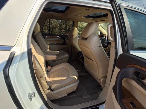 Used 2012 Buick Enclave Premium image 28