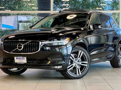 Used 2021 Volvo XC60 T6 Momentum w/ Premium Package