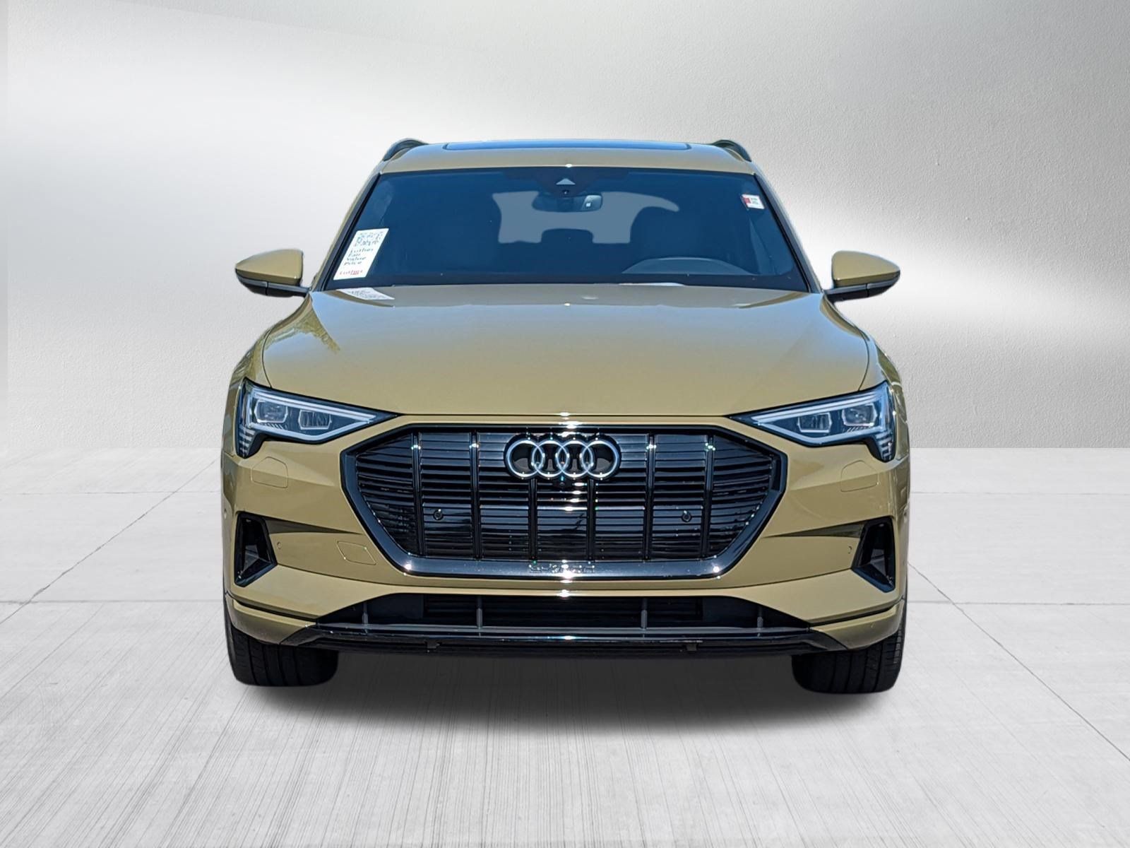 Used 2023 Audi e-tron Premium Plus w/ Premium Plus Package AWD/4WD image 2