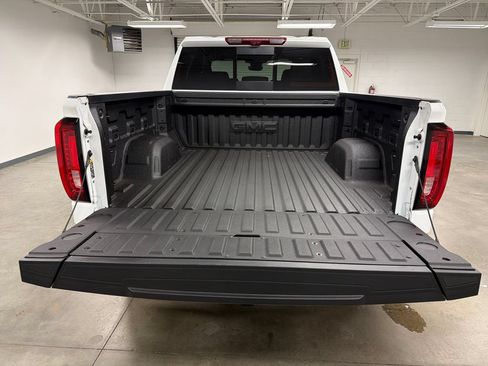 Used 2026 GMC Sierra 1500 AT4 w/ AT4 Premium Package AWD/4WD image 18