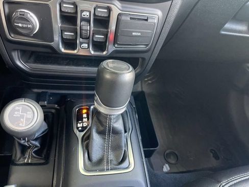 Used 2022 Jeep Wrangler Unlimited Sahara w/ Cold Weather Group AWD/4WD image 26