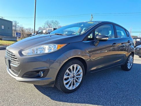 Used 2017 Ford Fiesta Titanium image 3