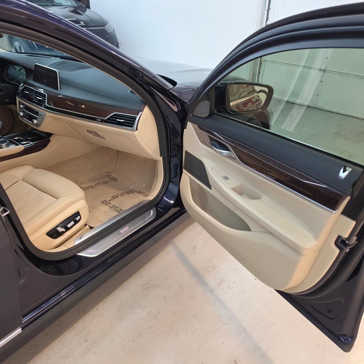 Used 2019 BMW 750i xDrive AWD/4WD image 22