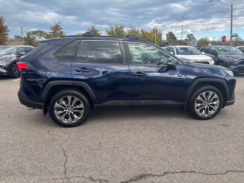 Used 2021 Toyota RAV4 XLE Premium image 8