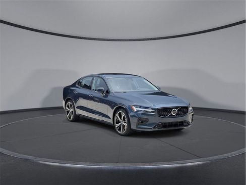 Used 2024 Volvo S60 B5 Core AWD/4WD image 2