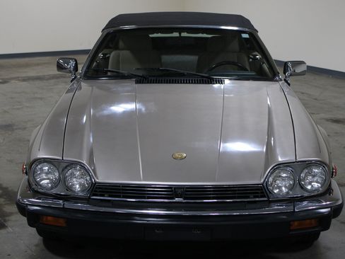 Used 1991 Jaguar XJS V12 Convertible RWD image 40