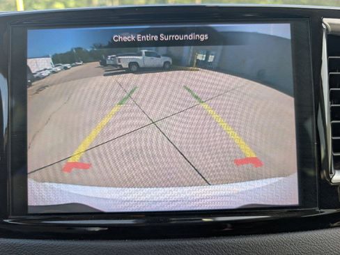 Used 2024 Chrysler Pacifica Touring-L FWD image 14