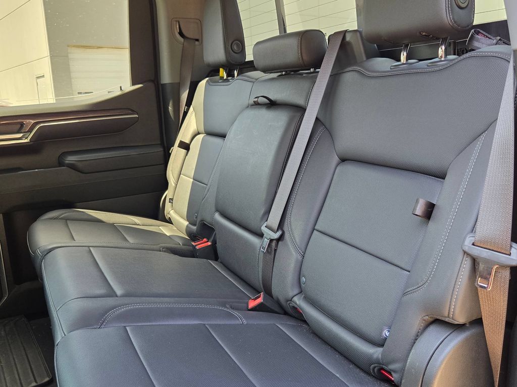 Used 2023 Chevrolet Silverado 1500 LTZ w/ LTZ Convenience Package II AWD/4WD image 19