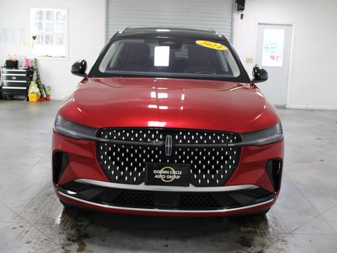 Used 2024 Lincoln Nautilus Reserve image 3