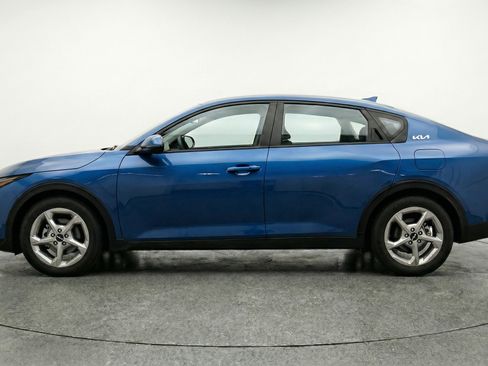 Used 2025 Kia K4 LXS image 5