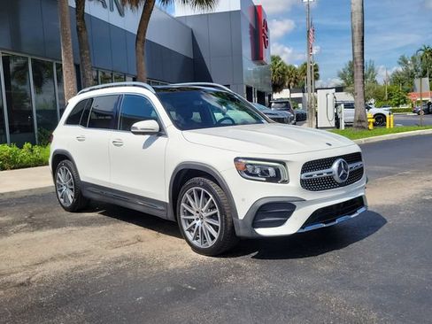 Used 2021 Mercedes-Benz GLB 250 image 3