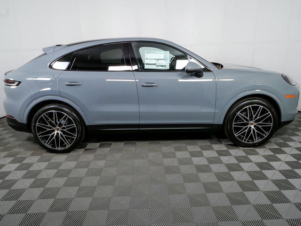 Used 2026 Porsche Cayenne Coupe AWD/4WD image 31