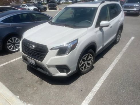 Used 2023 Subaru Forester Premium AWD/4WD image 1