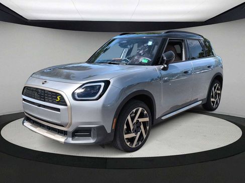 Used 2025 MINI Cooper Countryman SE image 4